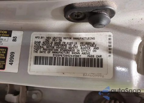 2009 Pontiac Vibe from USA, damaged, VIN 5Y2SP67099Z445987